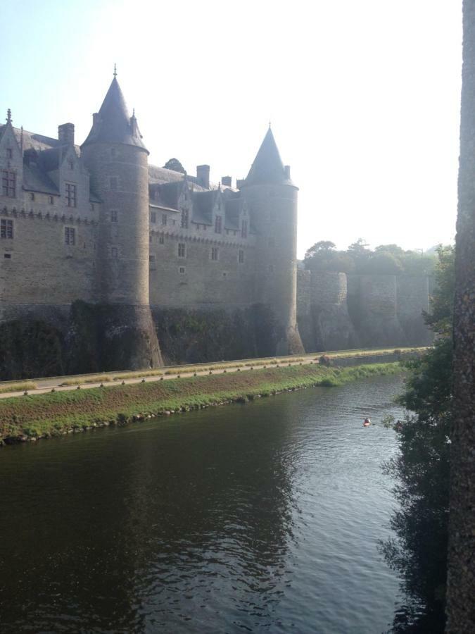 La Ville De Mainguy Josselin Exterior photo